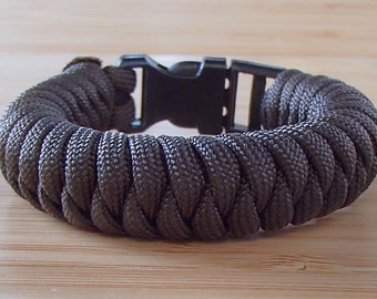 Snake Knot. Paracord Survival Bracelet. Camping Gear. Hiking Gear. Survival Bracelet