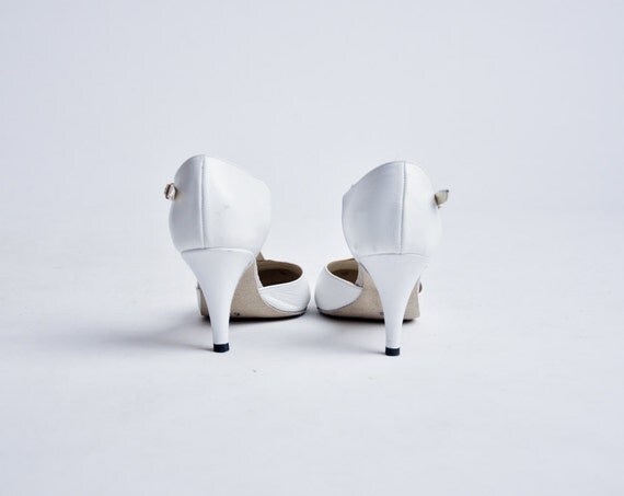 white t strap pump heels / rounded toe / leather / 6