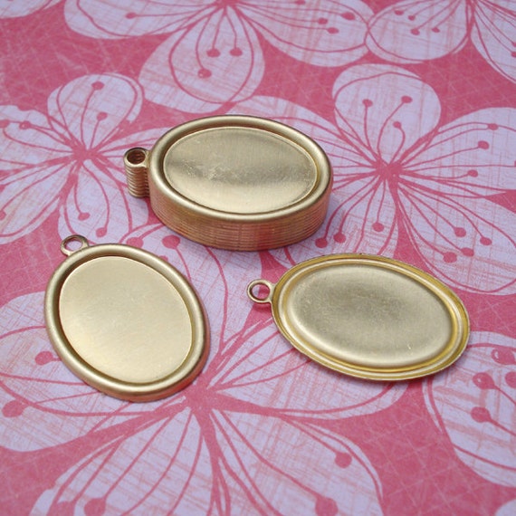 Brass Oval Pendant Frame 1 Ring/Loop Hollowed Back Settings