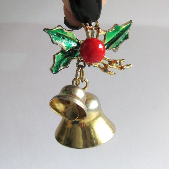 Items similar to Vintage Jewelry Christmas Ringing Bell Brooch - Red ...