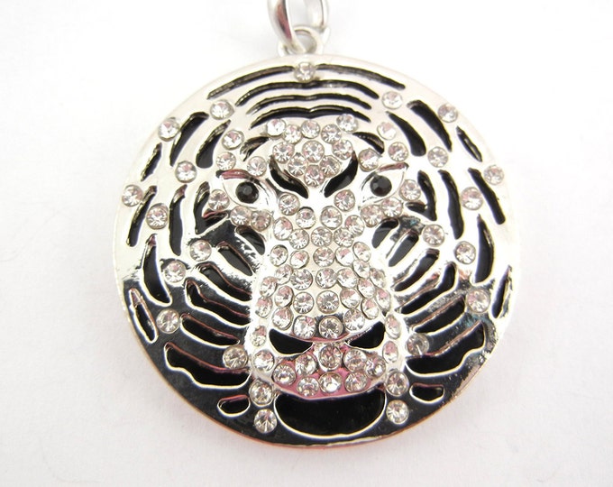 Round Tiger Head Pendant with Rhinestone Silver-tone