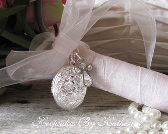 Bride Bouquet Locket, Brides Angel Bouquet Locket, Guardian Angel, Etsy Wedding, Personalized Wedding, Photo Locket, Wedding Keepsake