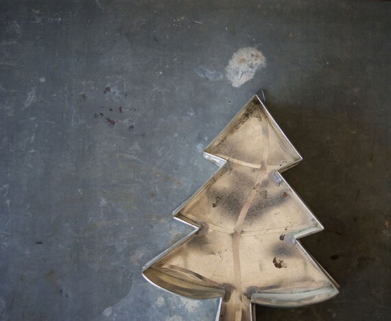 vintage christmas tree cake pan tin mold food by susantique vintage christmas tree cake pan tin mold food by susantique
