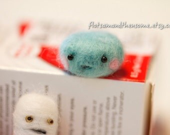 Spoonie Pals Tablet Needle Felt Friends Cute Kawaii Sculpture Get Well Gift Capsule Tablet Custom Chronic Illness Medication Fibromyalgia