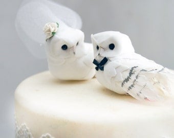 Snowy Owl Wedding Cake Topper in Winter White: Bride & Groom Love Bird Cake Topper