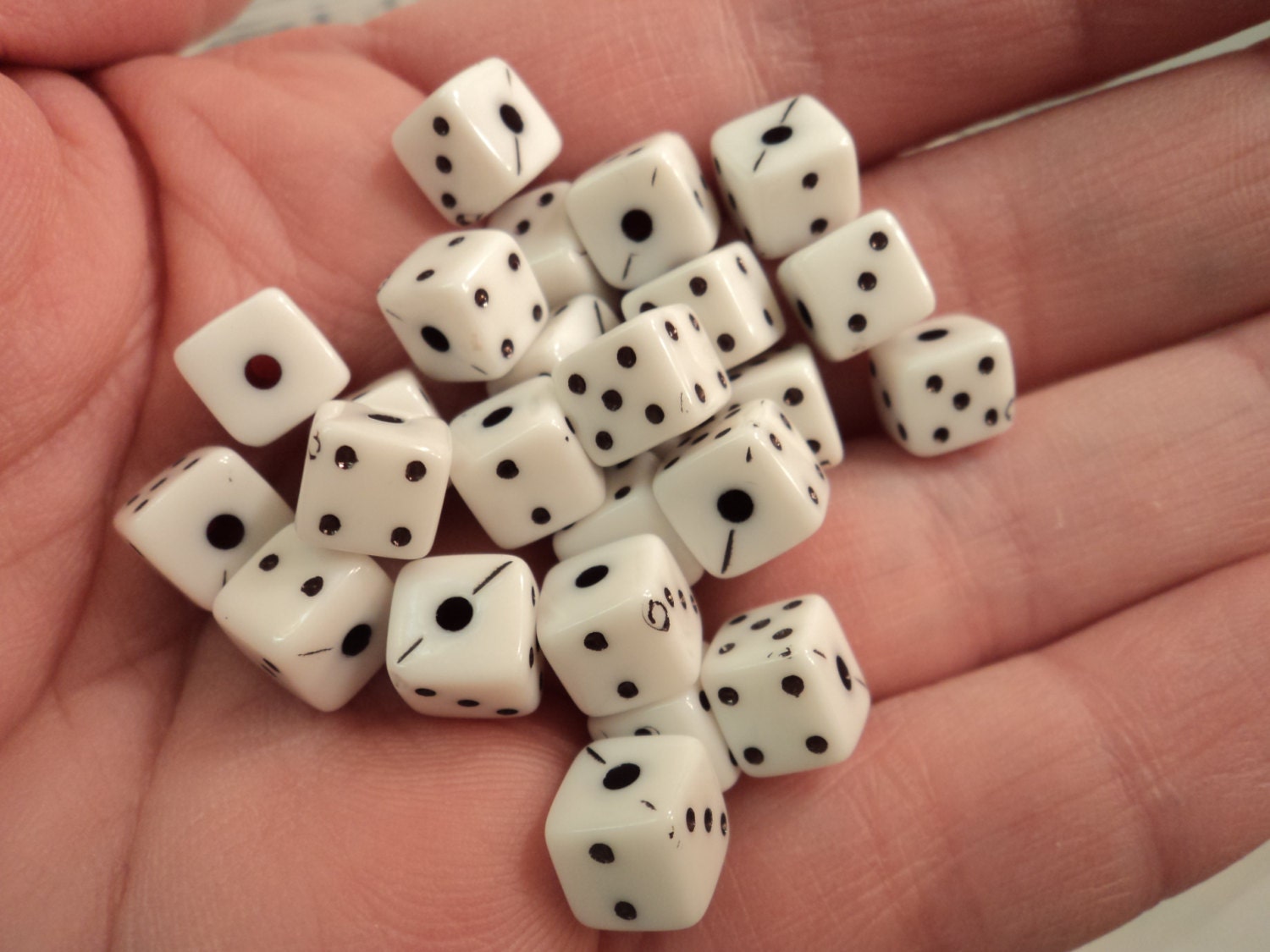 Small Dice Beads Acrylic 100 pieces 6mm D122