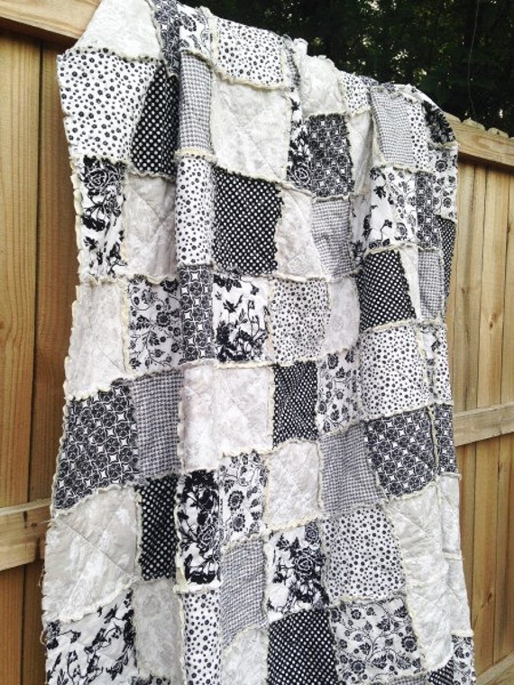 king-size-quilt-rag-date-night-black-white-by-southerncharmquilts