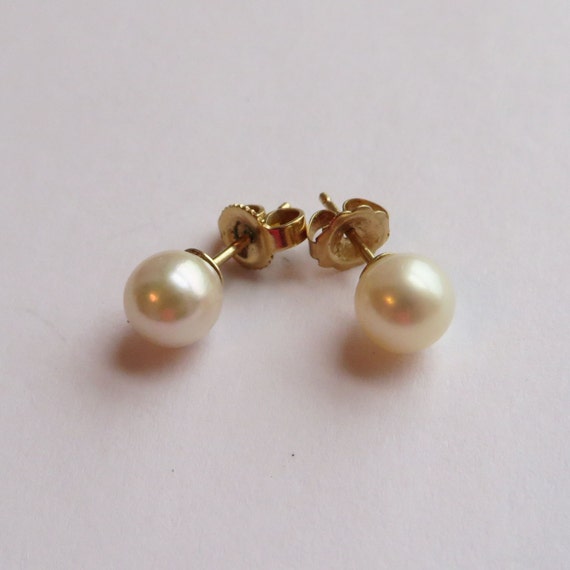 Pair of Vintage Cultured Salt Water 6.7mm Pearl Post Earrings