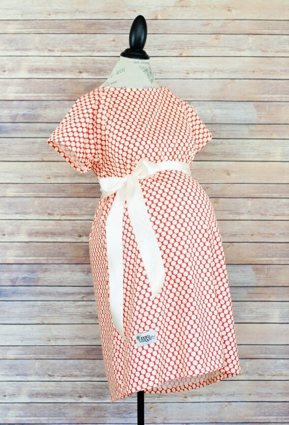 maternity and delivery gown