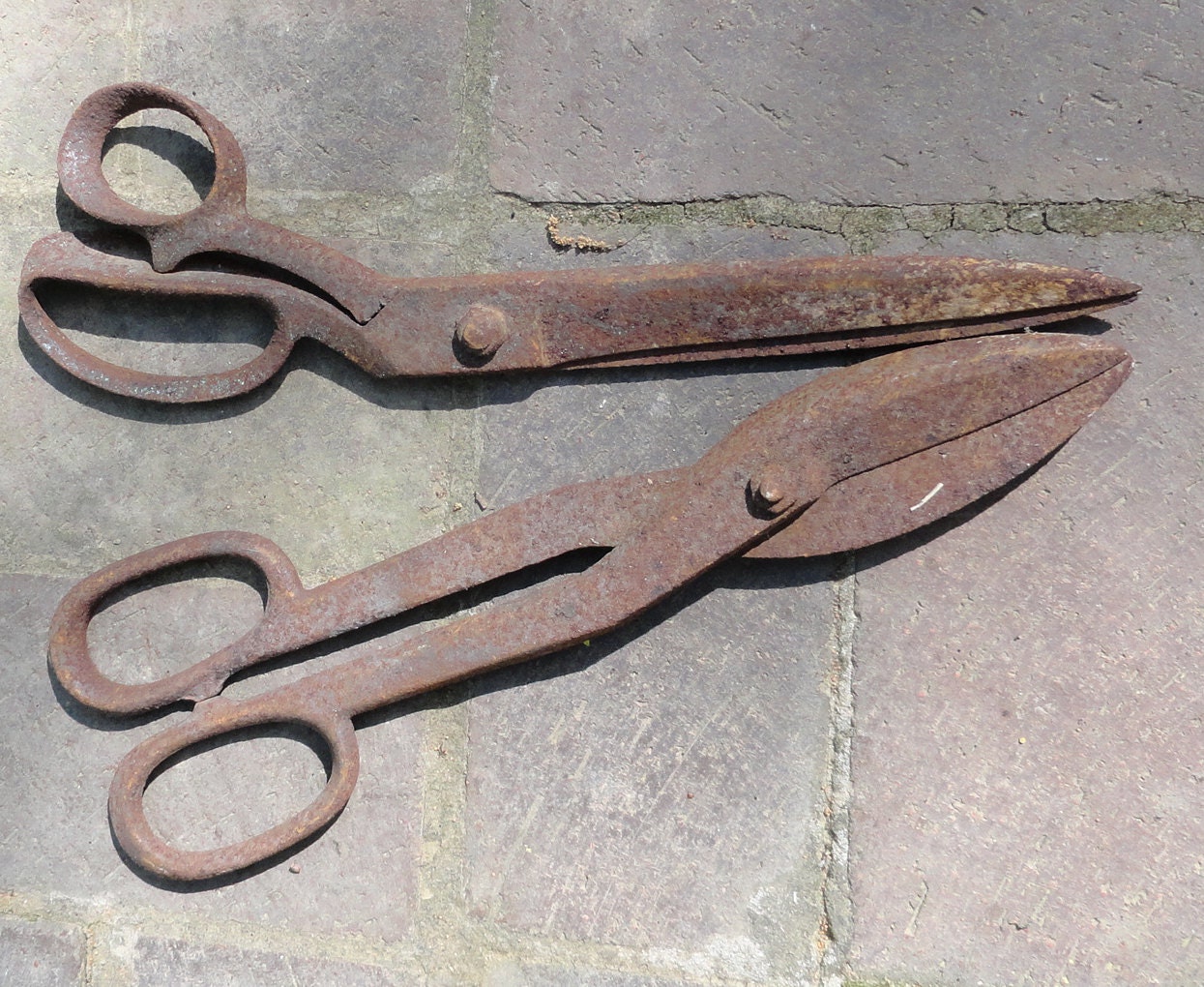 LARGE Rusty Scissors & Tin Shears Old Shabby Metal Tools 12