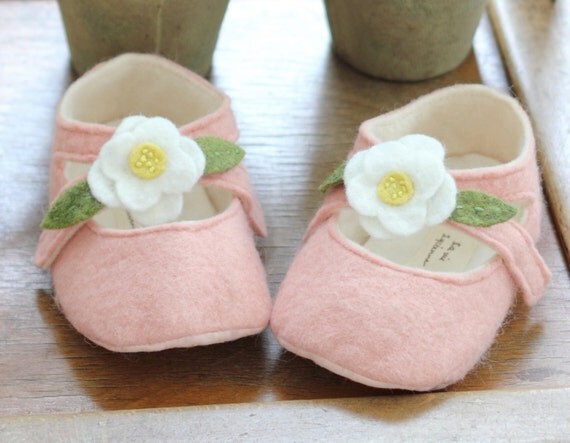 no 035 Lilly Baby Mary Janes PDF Pattern