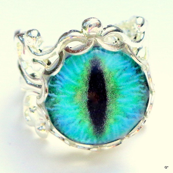 Green Dragon's Eye, Unisex Ring, Green, Blue Eye Ball Ring,Lizzard Eye Ring,Steam Punk Goth, Edwardian Fantasy