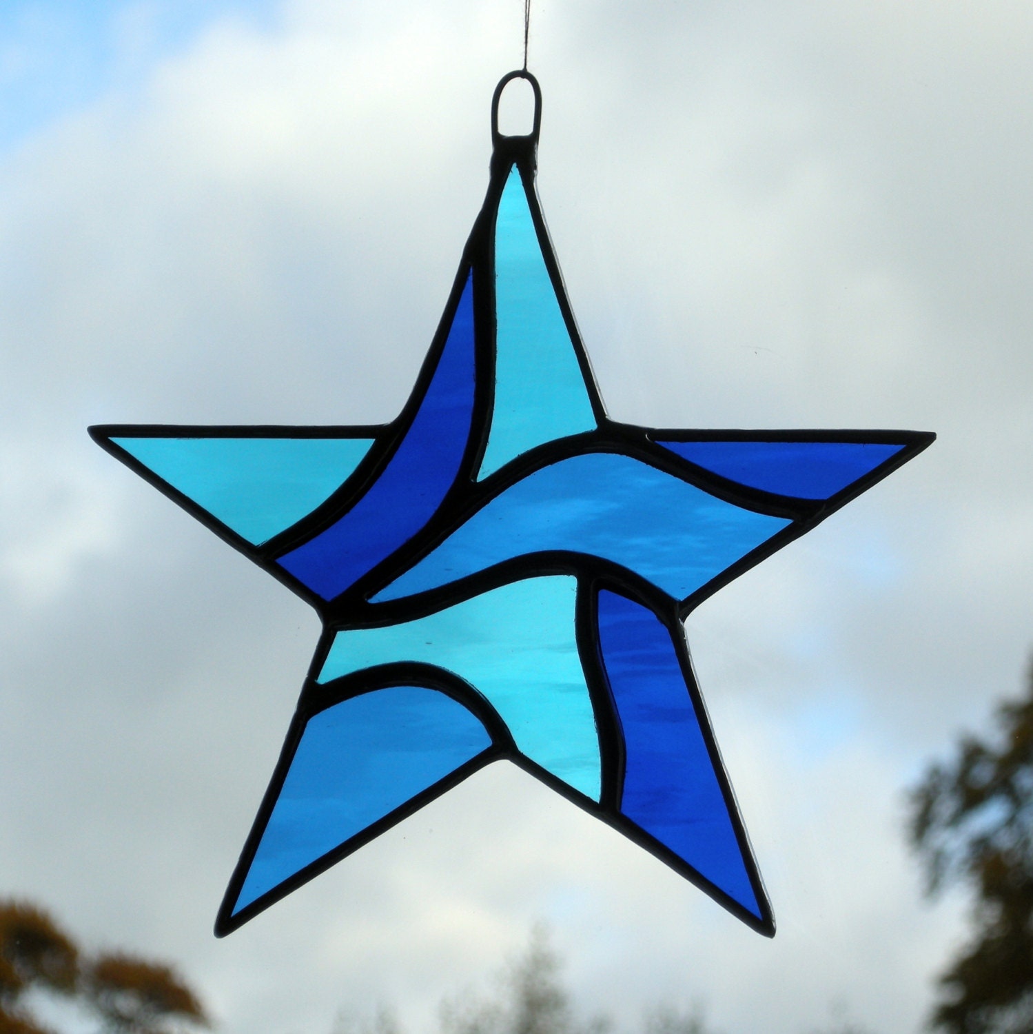 stained-glass-star-abstract-in-blues