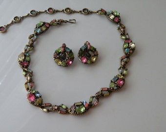Hollycraft pastel necklace, clip-on earrings. Set. 1955