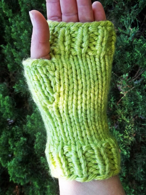 Knit Your Gifts! - Chunky Fingerless Glove Knitting ...