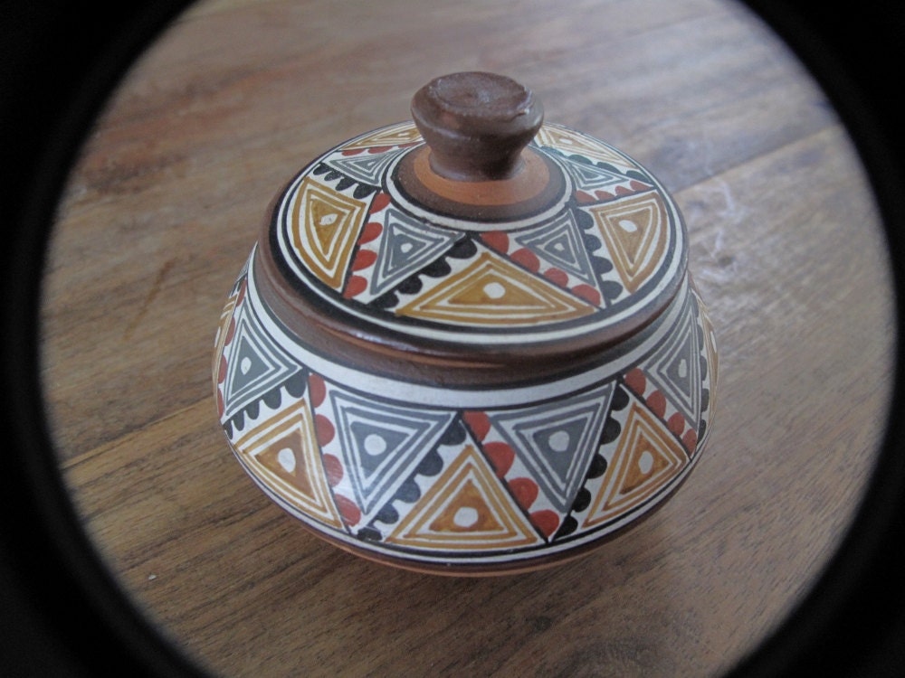 Vintage Peruvian Pottery Hand Painted Knick Knack Box Haute Juice
