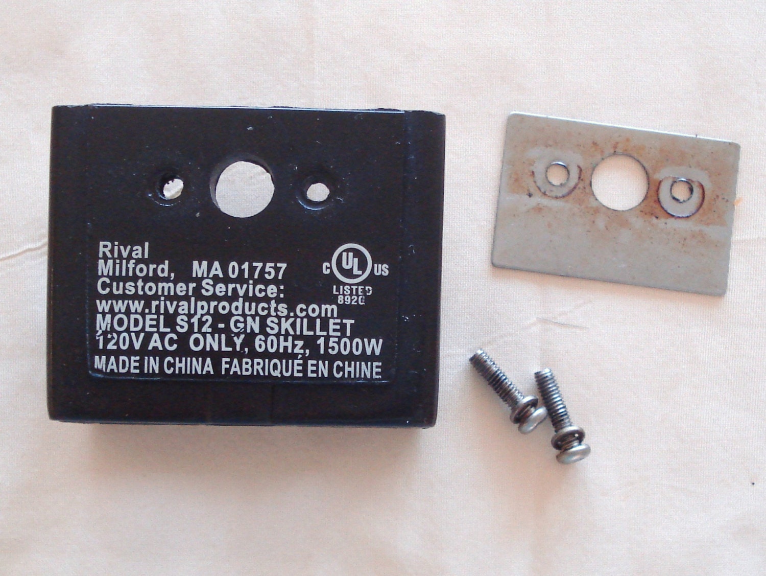 RIVAL Electric Skillet Frying Pan Plug Pins Cover Plate Model