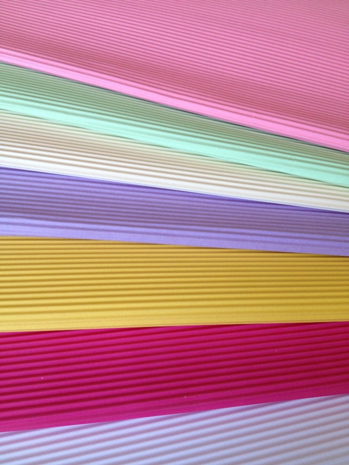 35 Colored corrugated cardboard sheets Pink mint ivory