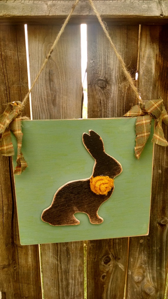 Shabby chic bunny wallhanging