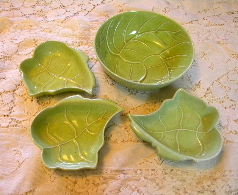 Set serving bowls Valley Vista California Pottery green leaf pattern