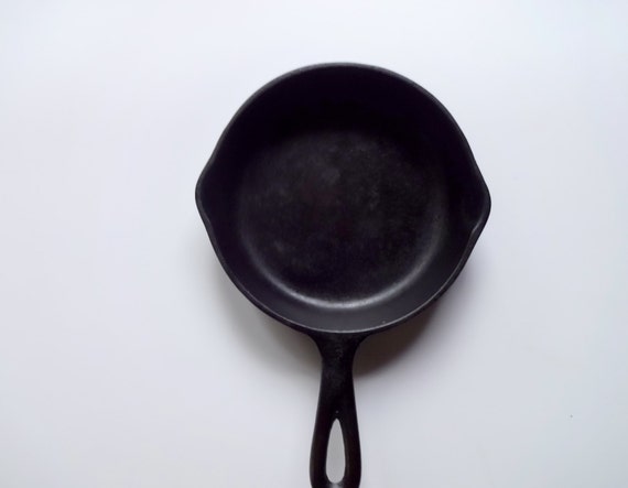 Vintage Wagner Cast Iron Skillet 6