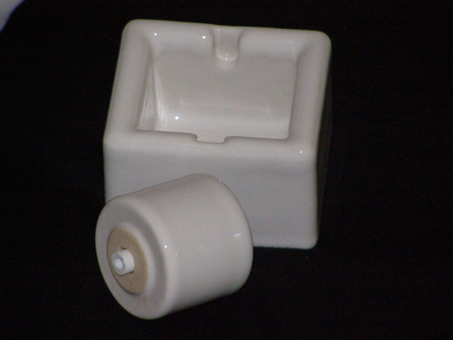 IDL Junior Moistener Porcelain letter stamp roller wetter Made