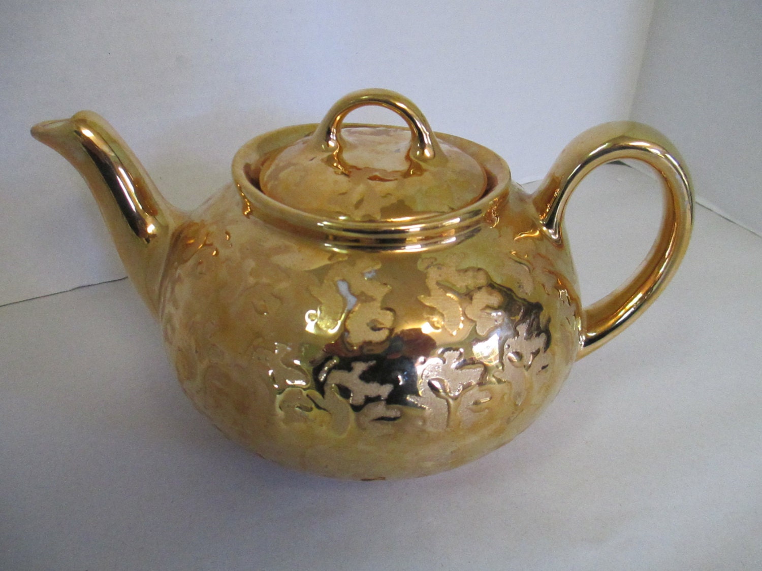 Vintage Park Ave China weeping gold teapot made in the USA