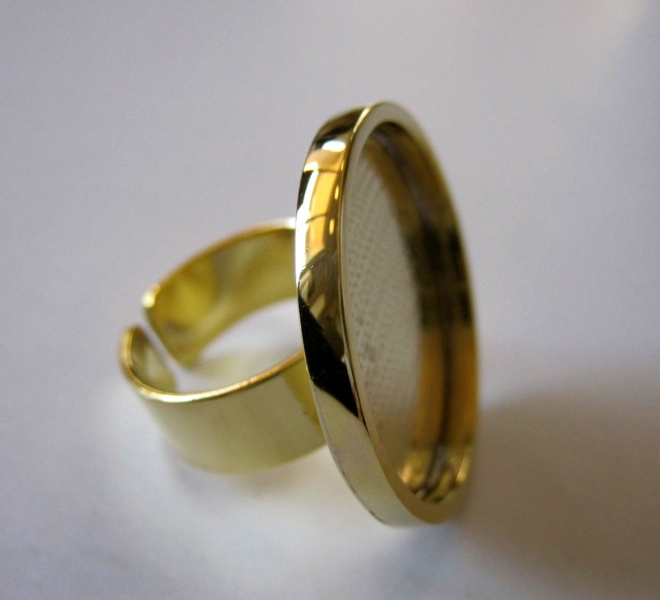 Adjustable Round Gold Ring Blanks Ring Bases with a 25mm Bezel