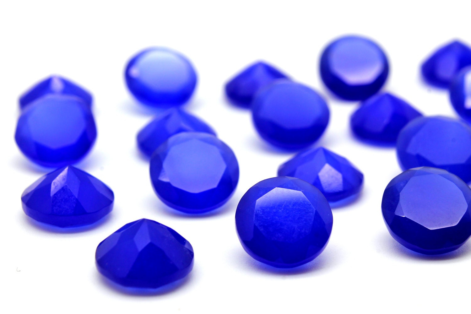 GCF-1187 Blue Onyx Gemstone Round 10mm Calibrated