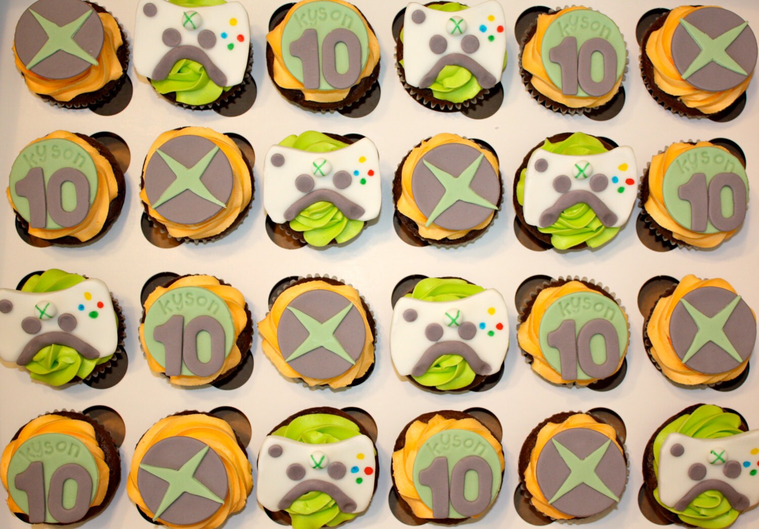XBOX GAMER Fondant Cupcake and Cookie Toppers 1 by topmycupcake