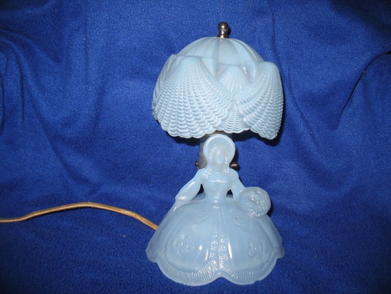 Items similar to VINTAGE Southern Bell/Little BO Peep Accent Lamp on Etsy