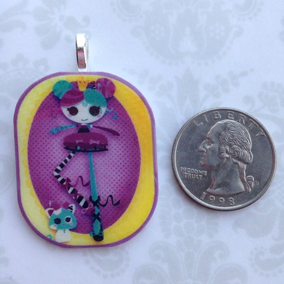 bubblegum necklace holder