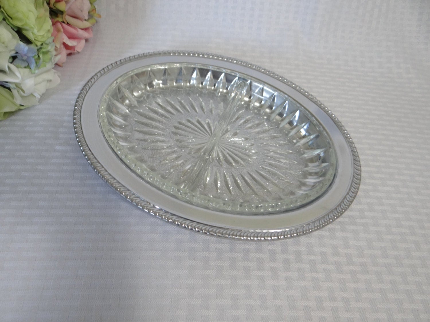 Shelton Ware N.Y.C. Oval Chrome and Glass Divided Dish with Glass Inserts Elegant Serving