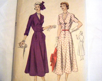 Vintage 1940s Vogue 6370 dress pattern sewing pattern