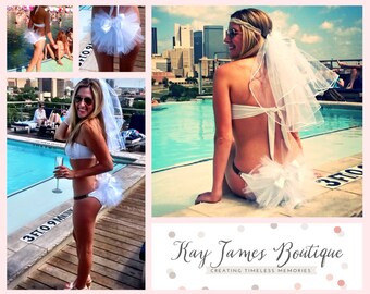 Bridal Booty Veil - The bikini veil clips to any swimsuit or skirt. Add some fun to your bum Hen Party Stagette