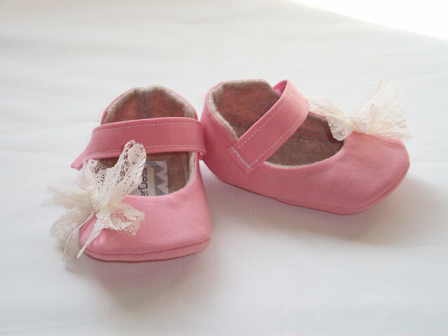 HATTIE baby girl shoes coral with lace bow