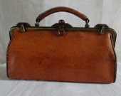 Vintage French travel bag 'sac-diligence' bag in tan leather