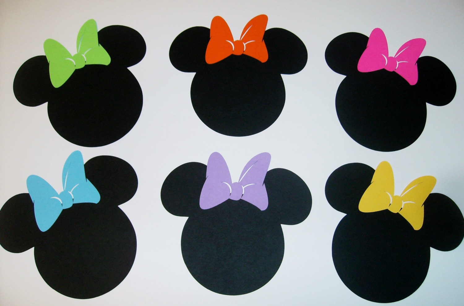 Minnie Mouse MultiColor bows Die Cut 24 pieces 1012E