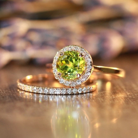 Items similar to Petite Diamond Peridot Wedding Ring Set