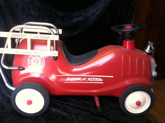 Vintage Radio Flyer Firetruck Engine 9 with working bell and