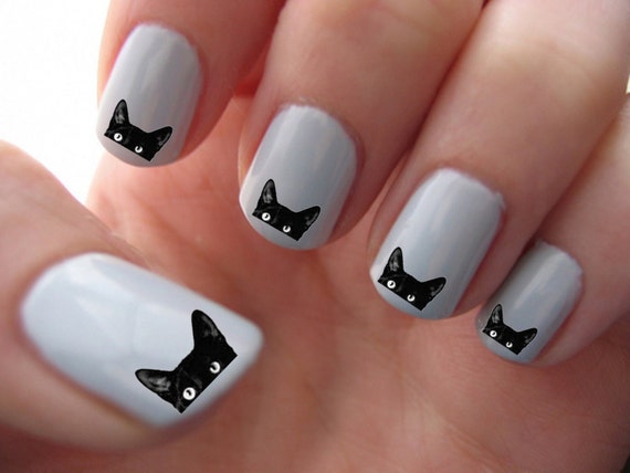Nail art kitten