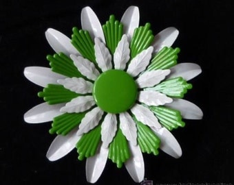 Beautiful vintage 1960 green and white enamel flower brooch