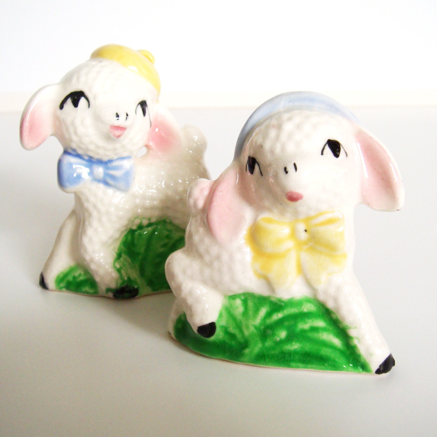 Lamb Salt Pepper Shakers Sheep Souvenir Salt and Pepper