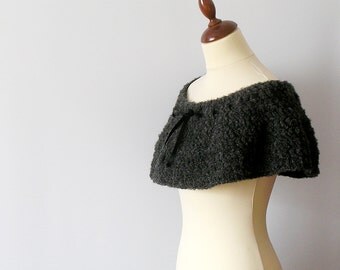 Grey Capelet Crochet Shoulderette Gray Ruffled Cowl Grey Poncho