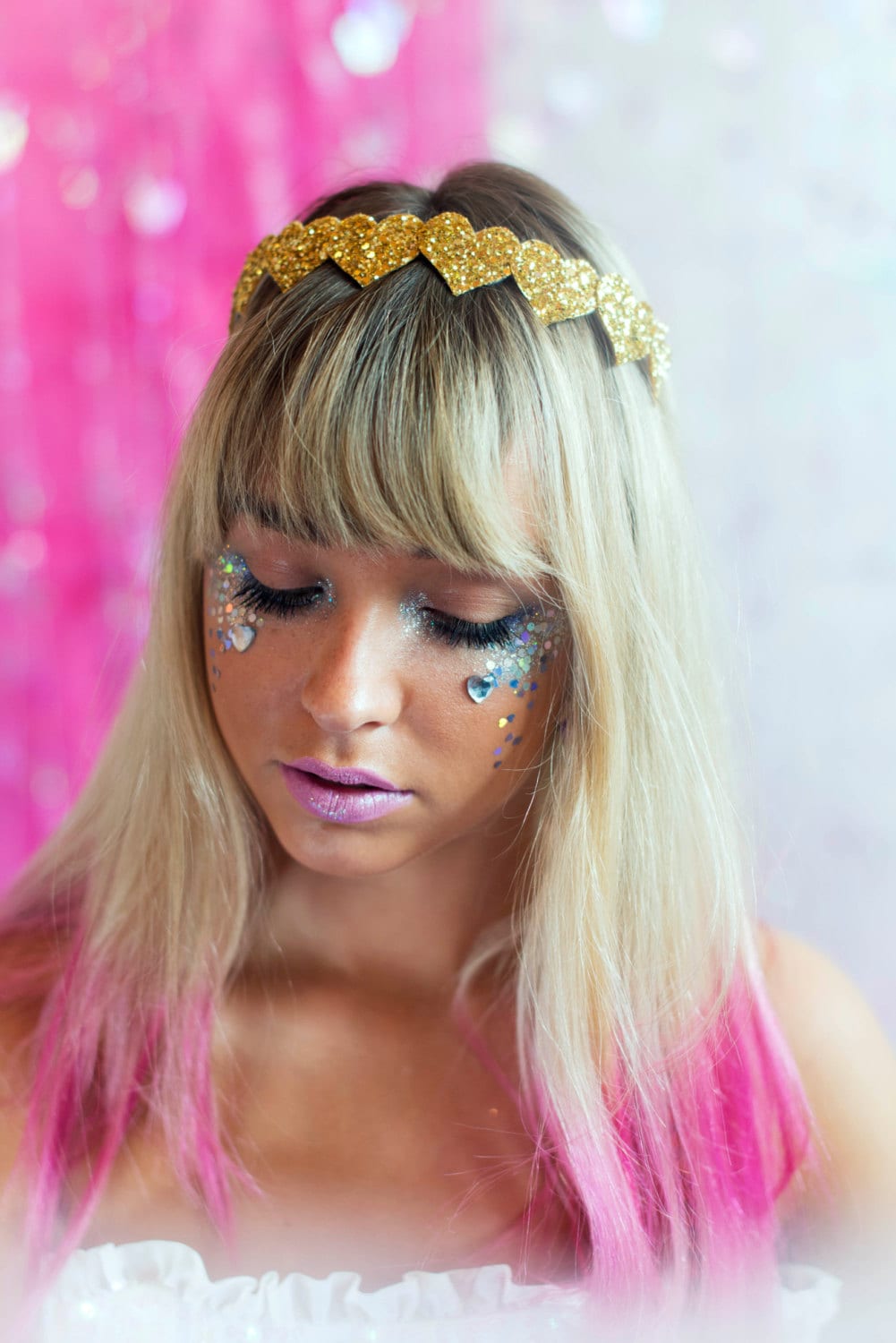 All Listings Adorn your hair with Accessorize's gorgeous collection of hair accessories. Shop the range today & discover beautiful hair clips, bandos, barrettes and hairb 3x Velvet & Glitter Hair Scrunchies. £ Added to Wishlist Whimsical Statement Alice Hair Band. £ Added to Wishlist.