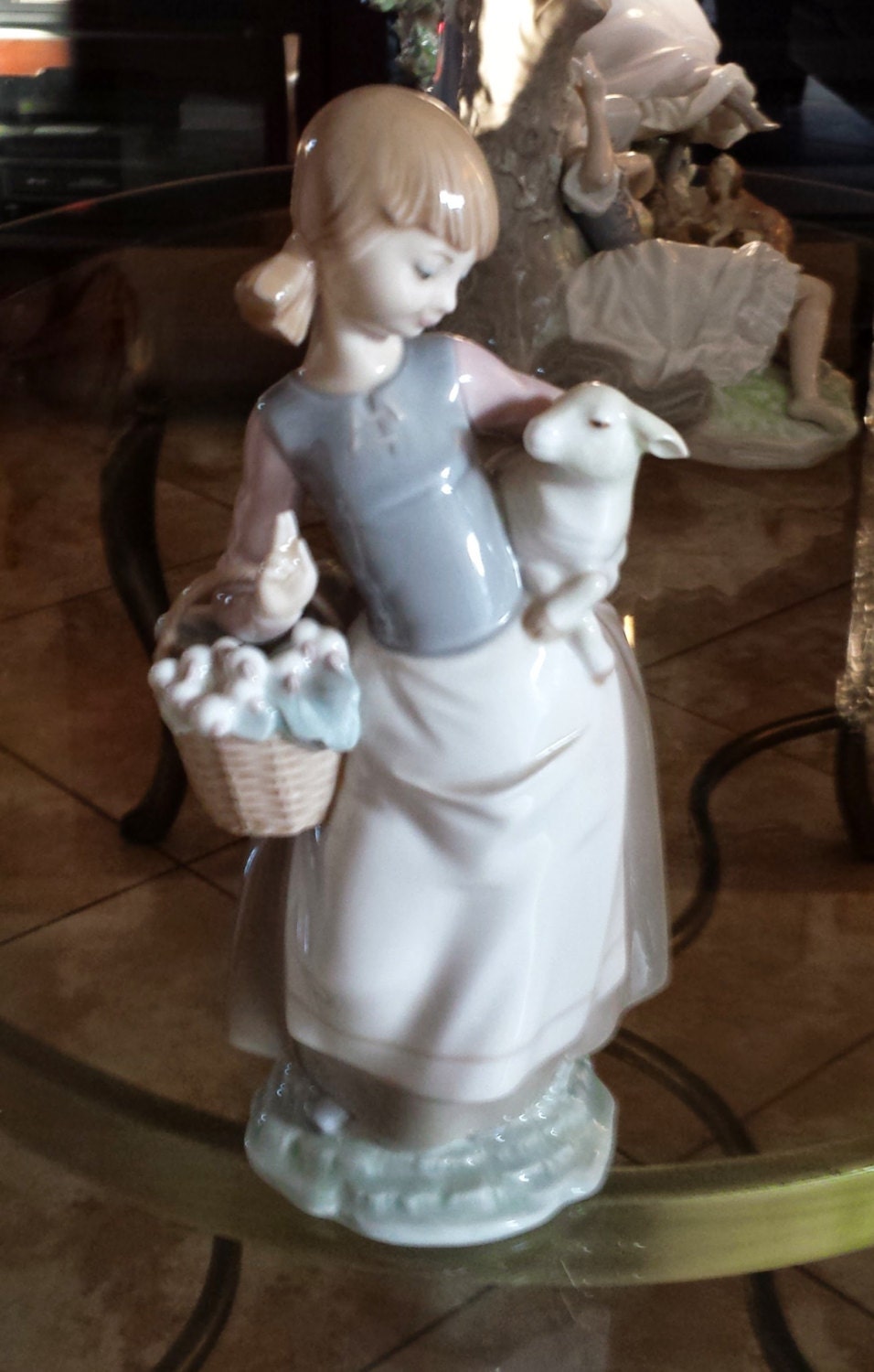 Lladro Retired Piece Mint Condition Girl Holding Lamb 8321