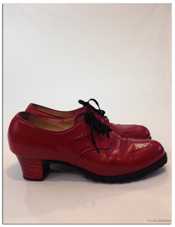 Vintage 1940s Womens Red Classic Oxfords Lace-Up by NOWHEREgoods