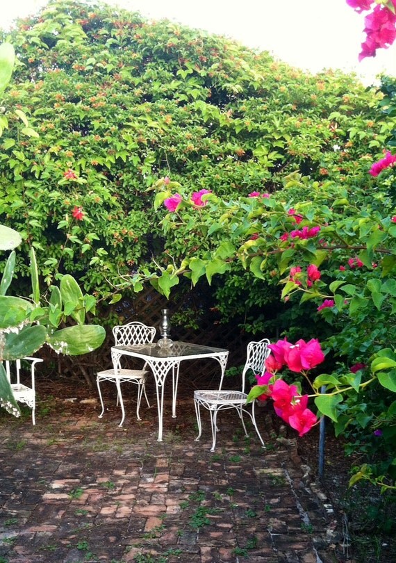 Vintage Woodard iron patio table set