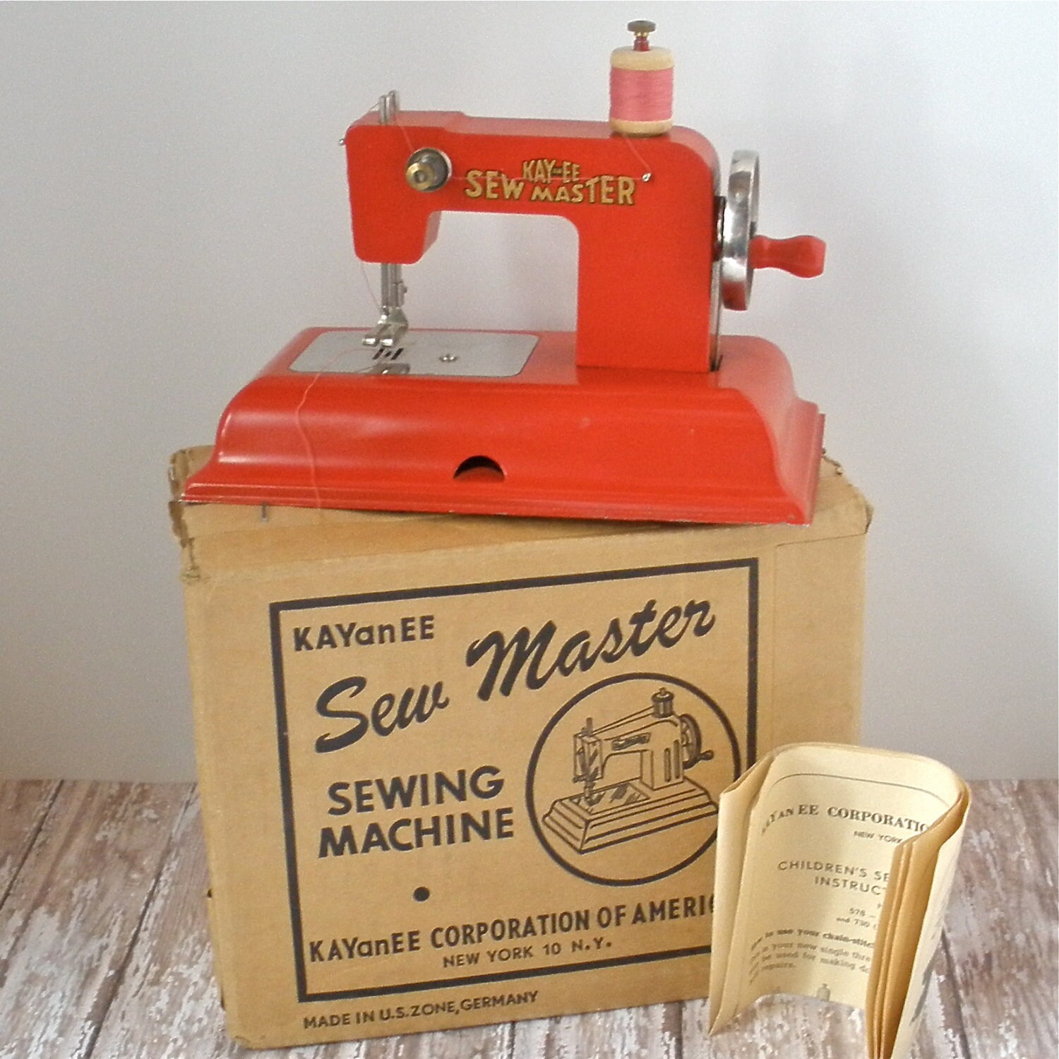 Childs Sewing Machine KAYanEE Sew Master Toy Metal Display