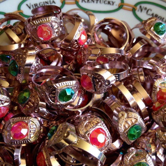 10pcs FANCY TOY RINGS Vintage Metal Victorian Style